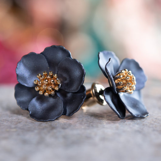 Small Flower Earring - Pearl Navy