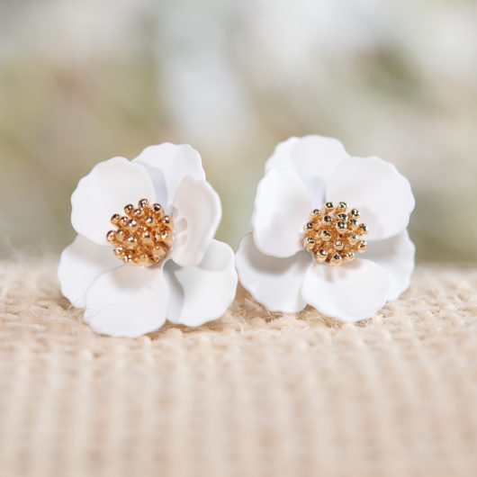 Small Flower Earring - Snow