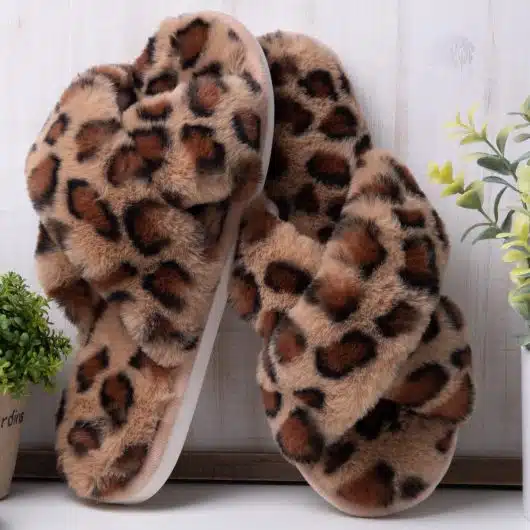 Fuzzy Criss Cross Slipper - Leopard